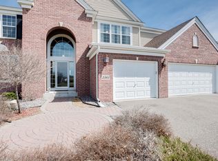 2257 Woodcrest Dr, Woodbury, MN 55129