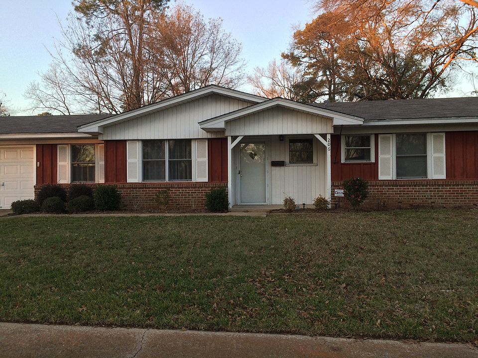 Ranch-house with beautiful yard with trees
