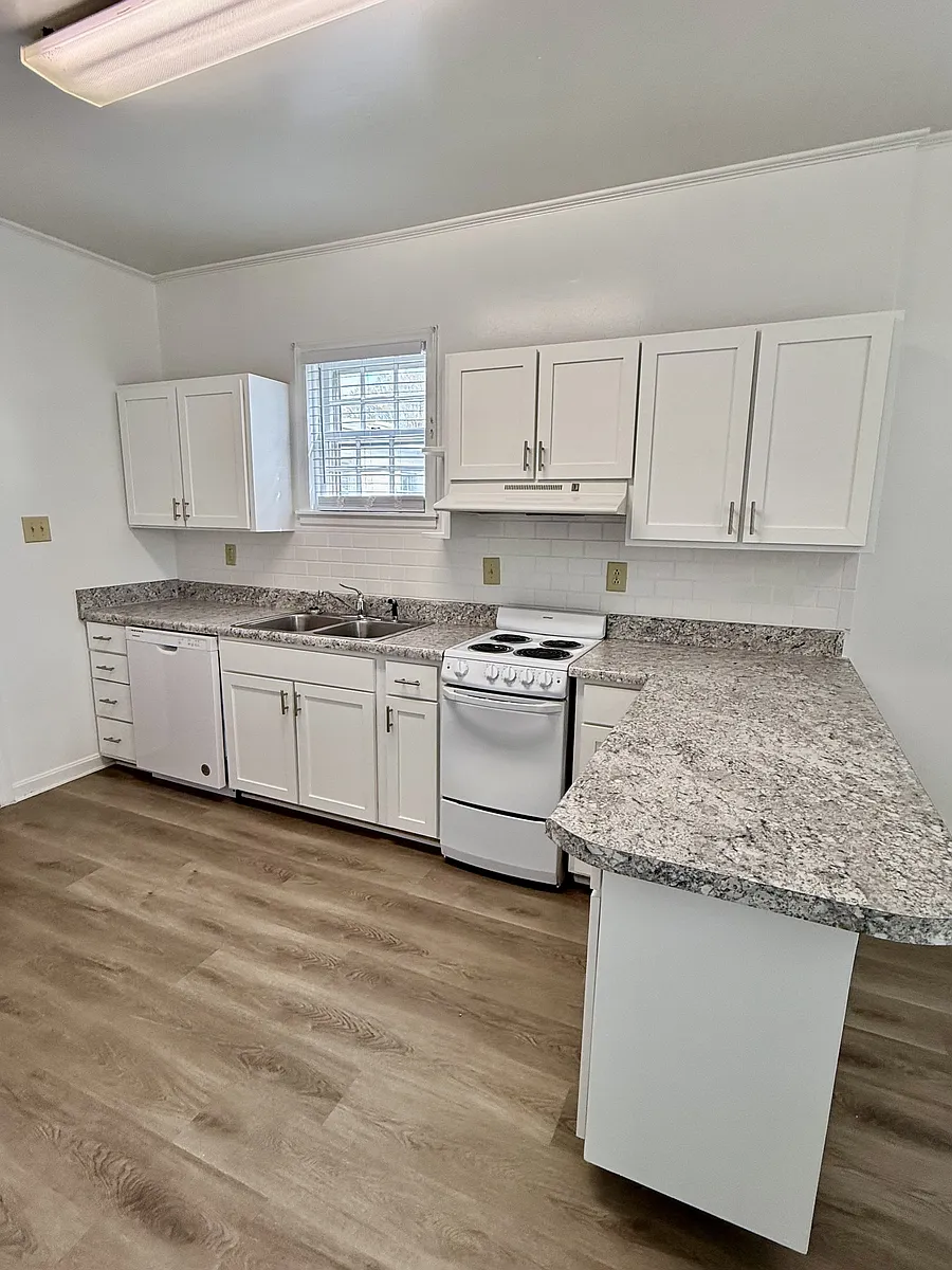 Kitchen - 739 Providence Rd #4