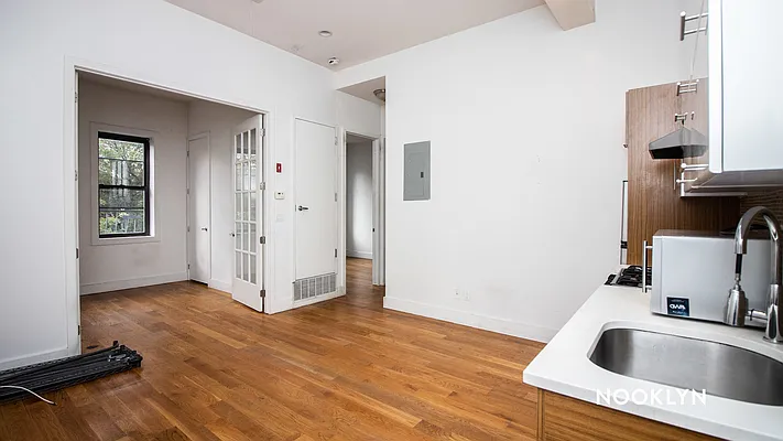 Rented by Nooklyn NYC LLC | media 21