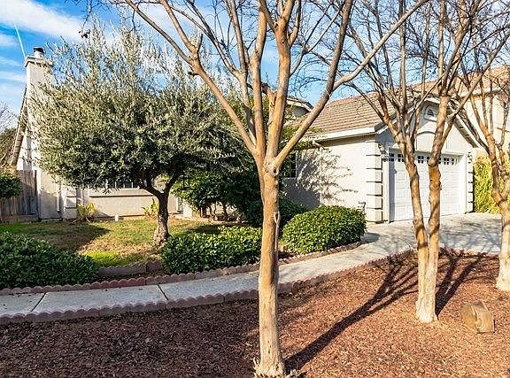 2nd image of 2929 Malik Ave