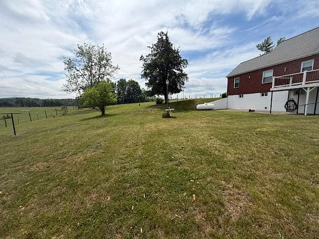 824 Crooked Oak Rd — Photo 4