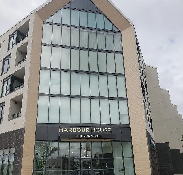 31 Huron St #410