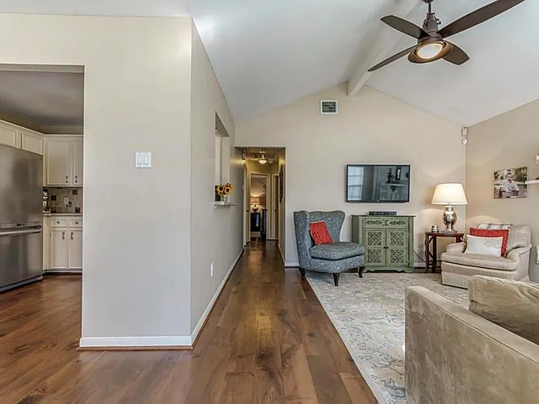28 Fallenstone Dr — Photo 11