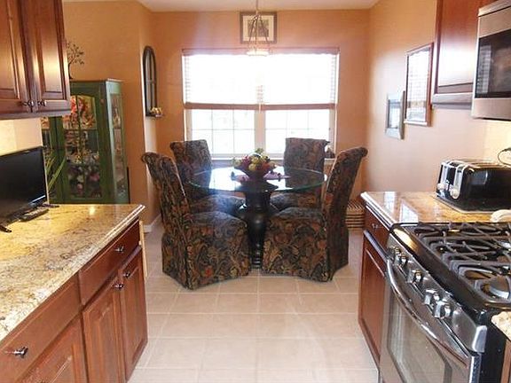 4th image of 37 Underhill Dr
