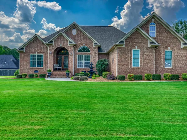 411 Deer Creek Dr, Killen, AL 35645