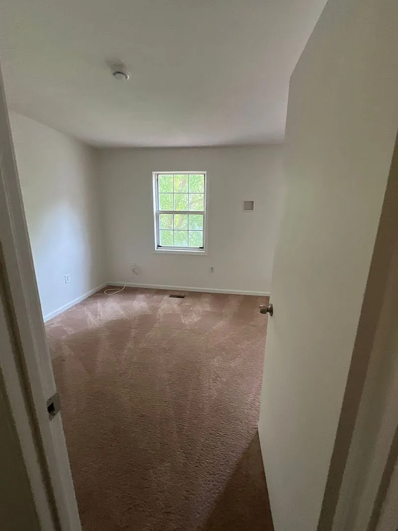 Spacious 2 Bedroom, 2.5 Bath Townhome in Upper Marlboro — Photo 3