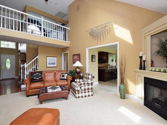 5th image of 1591 Fairway Cir
