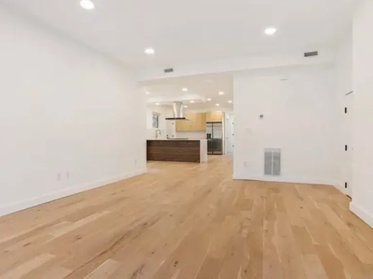 904 Quinnipiac Ave — Photo 26