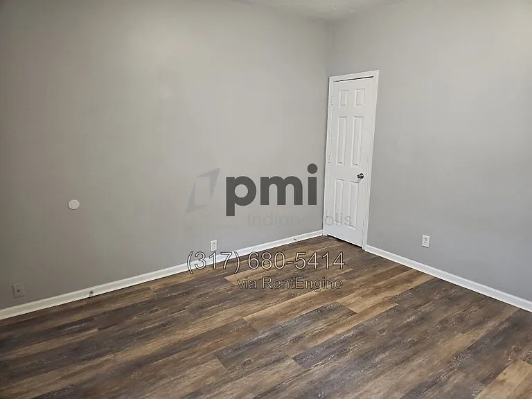 112 Adler St — Photo 16
