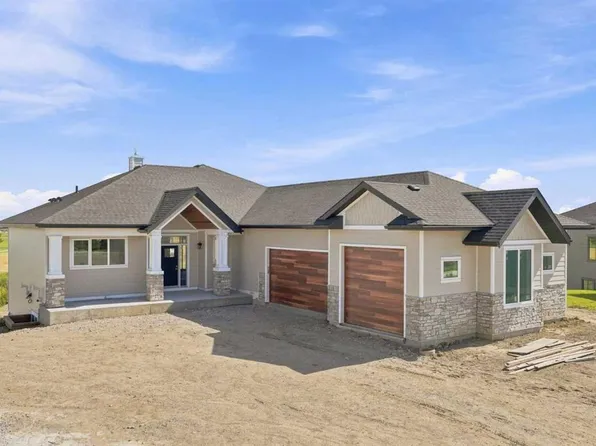 243 W Red Tail Rdg SE, High River, AB T1V 0J8