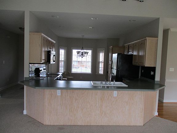 5th image of 124 Arbee Dr