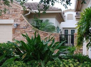 1219 Merlot Dr, Palm Beach Gardens, FL 33410