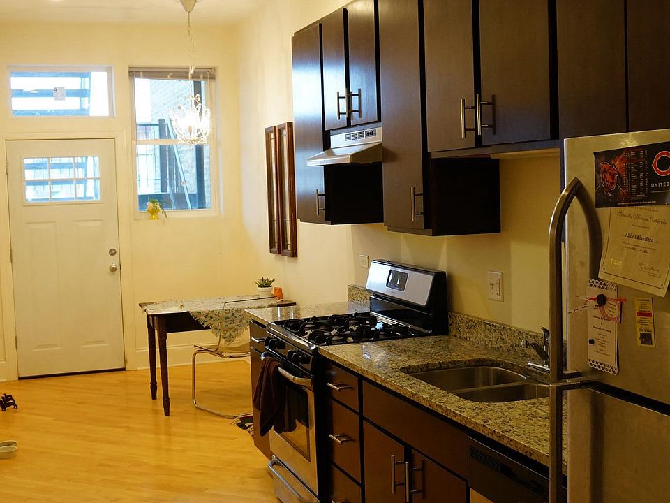 1st image of 1328 N Artesian Ave #3