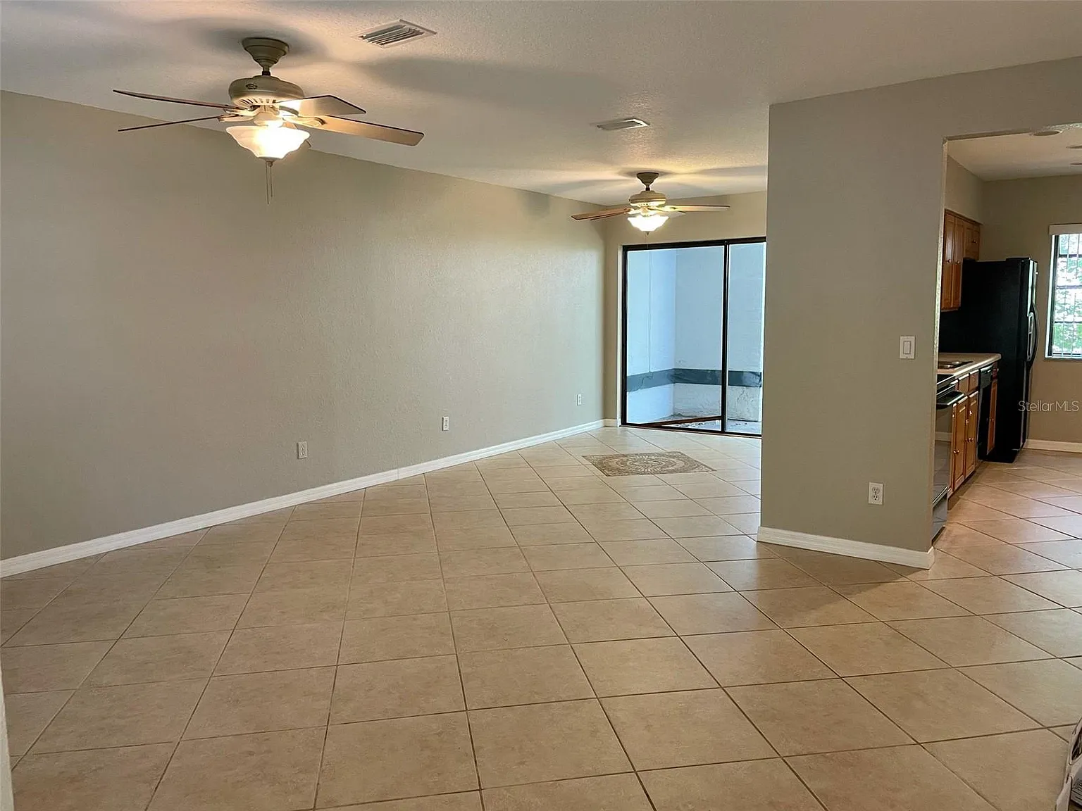 2 bed, 2.5 bath, 1223 sqft, $1,750 — Photo 2