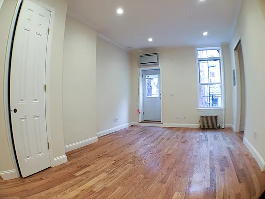 Rented by Francine Realty | media 19