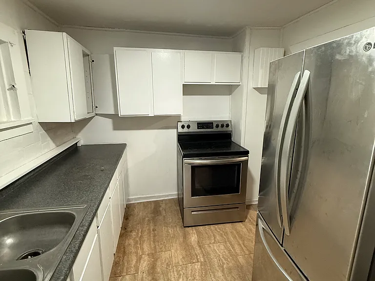 445 Southport Rd — Photo 7