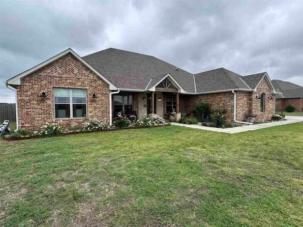 365 NW Mountain Lake Crst, Lawton, OK 73507