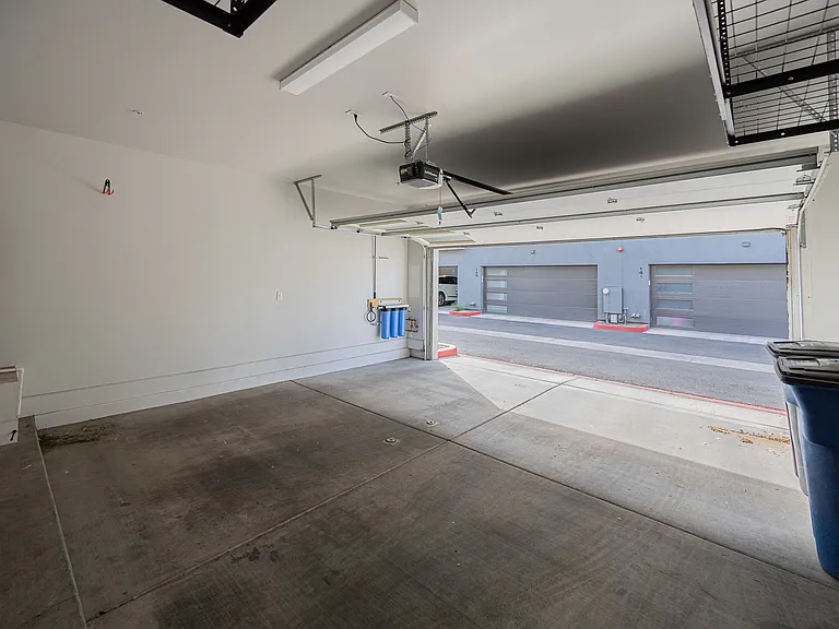 142 E Hearne Way — Photo 6