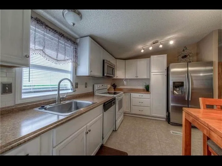 800 Rolling Block Dr — Photo 6