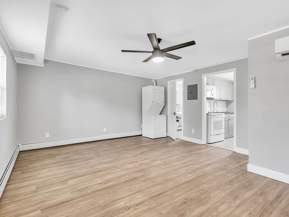 1st image of 825 12th St Unit 7