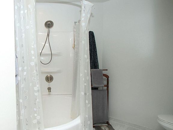 On suite shower / soaker