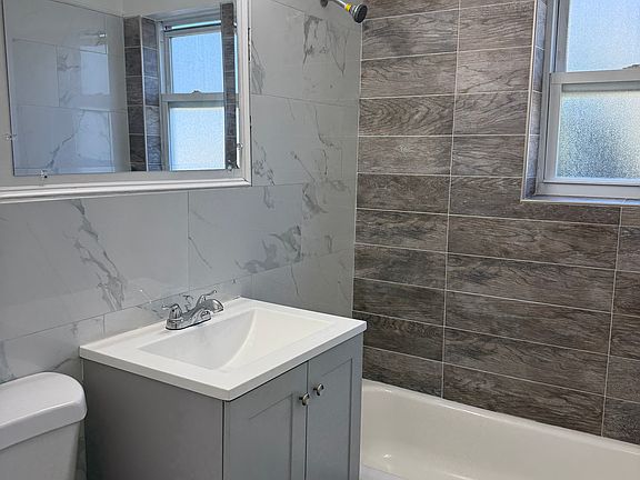5th image of 231 W Sumner Ave Unit 84
