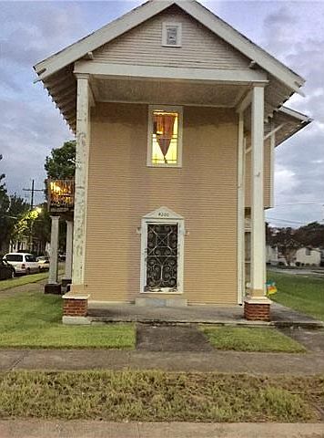 Front of 4200 Orleans