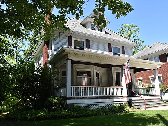 3rd image of 655 Chestnut St