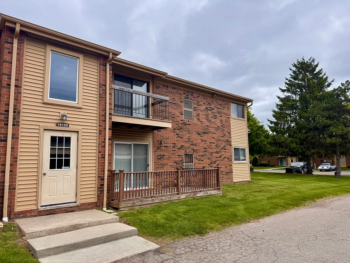 Building Photo - 16150 Clarkson Dr #13