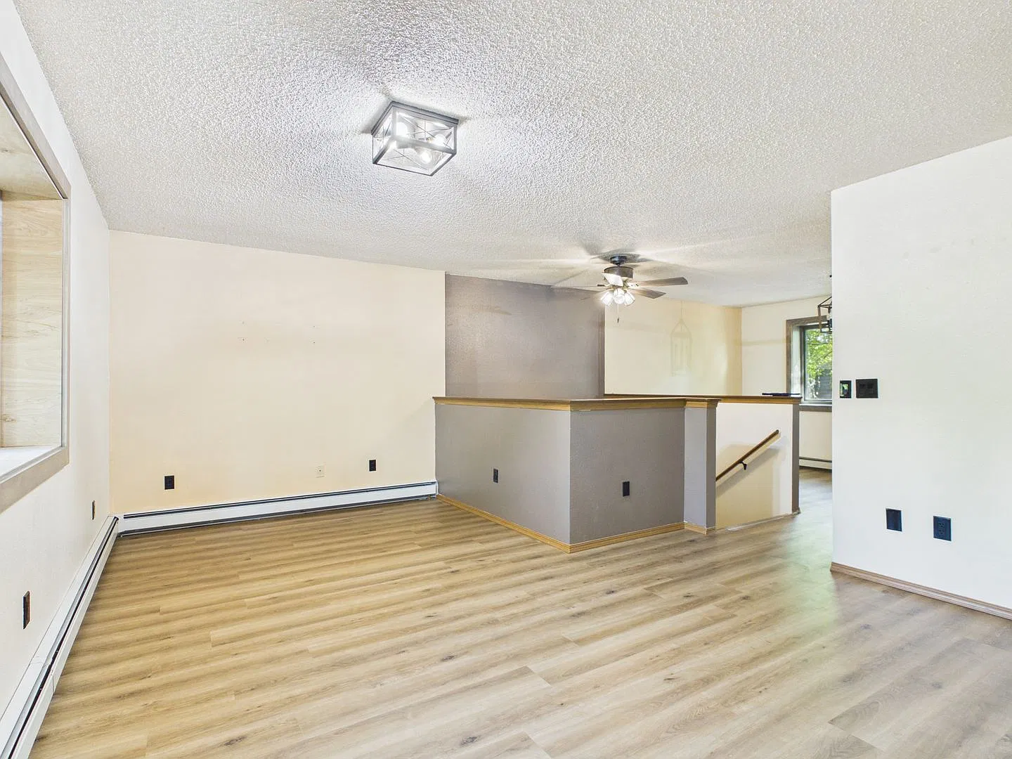 Spacious 4-Bedroom Home Near Chena Lakes $3,100/Month — Photo 4