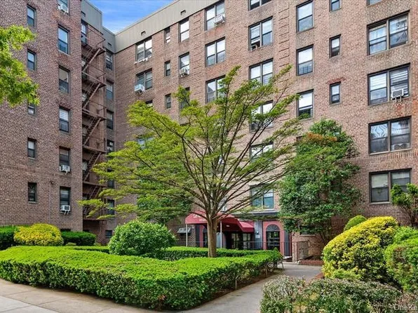 83-25 98 Street #1J, Woodhaven, NY 11421