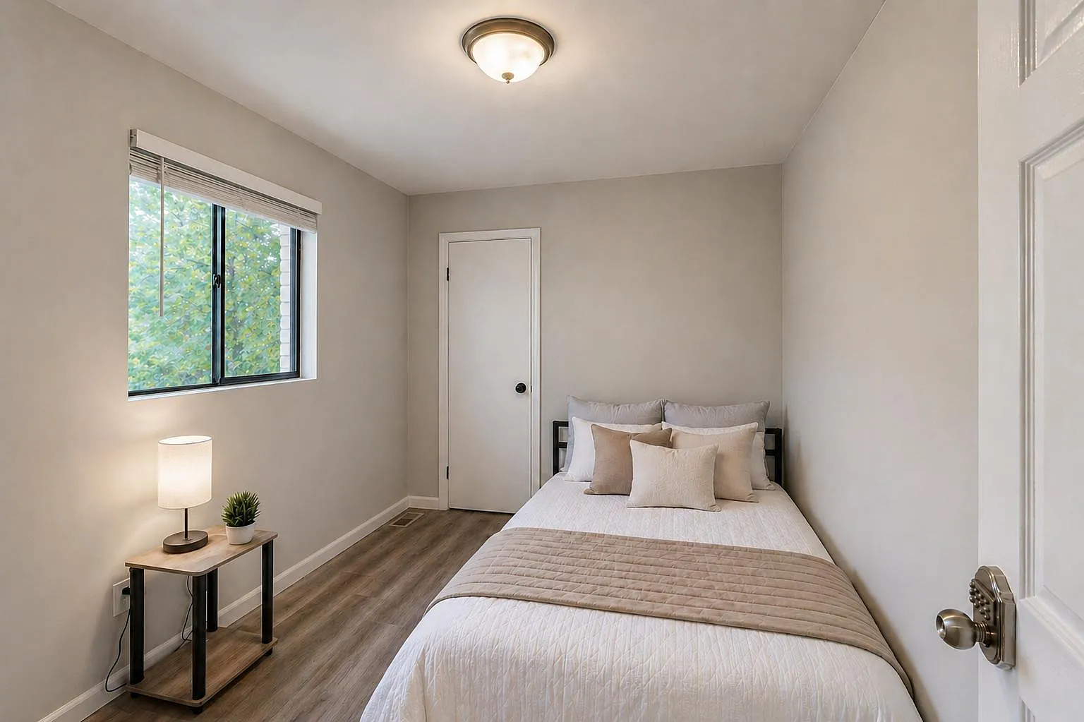 4 bed, 2.0 bath, 2050 sqft, $663 — Photo 1
