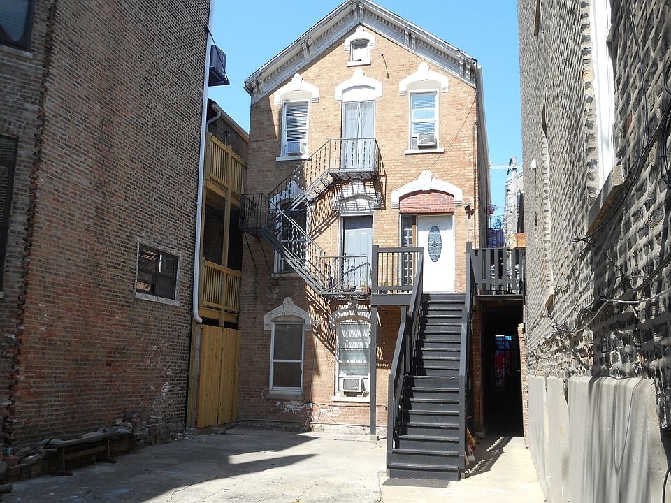 2nd image of 1326 W 18th Pl