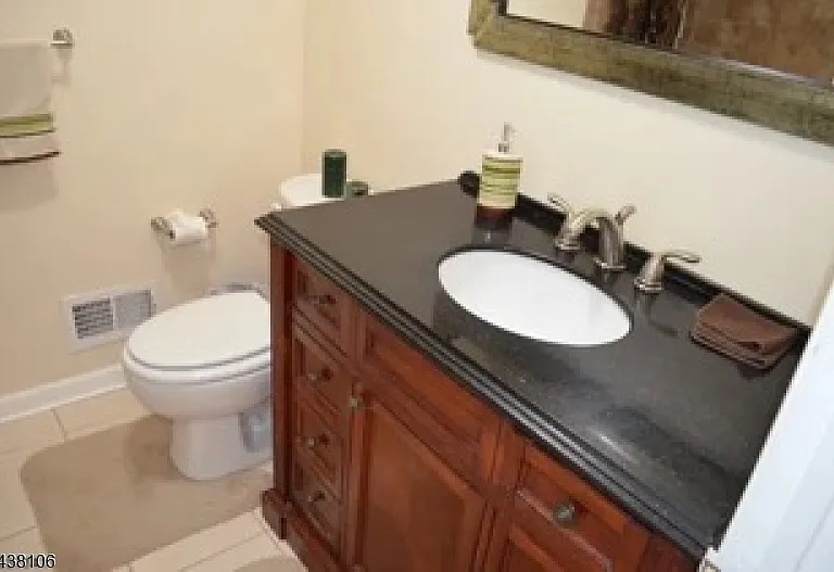 8 Stockton Ct — Photo 18