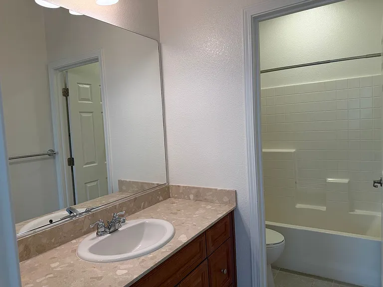 10890 Oakhaven Dr — Photo 22