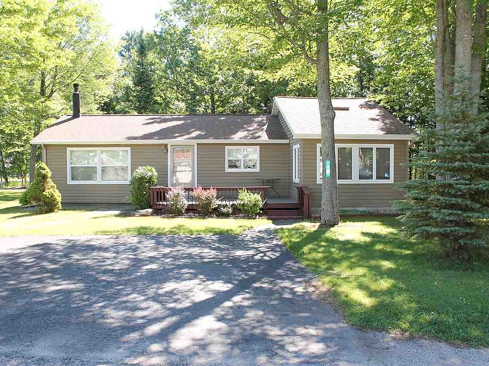 1st image of 1049 Iroquois Ave
