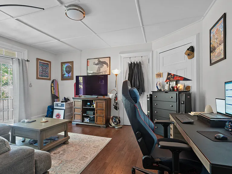 1 Franklin Pl #2 — Photo 8
