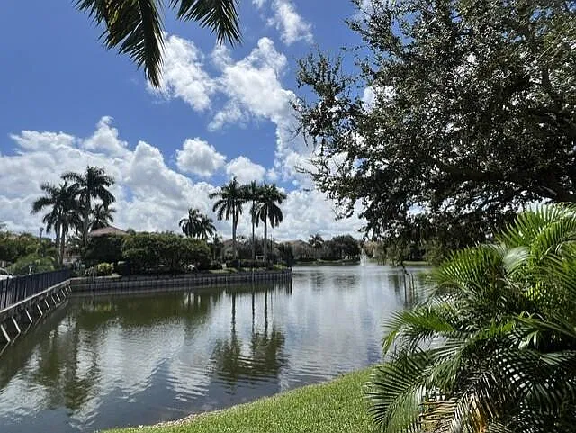 3 bed, 2.5 bath, 1482 sqft, $2,500 — Photo 3