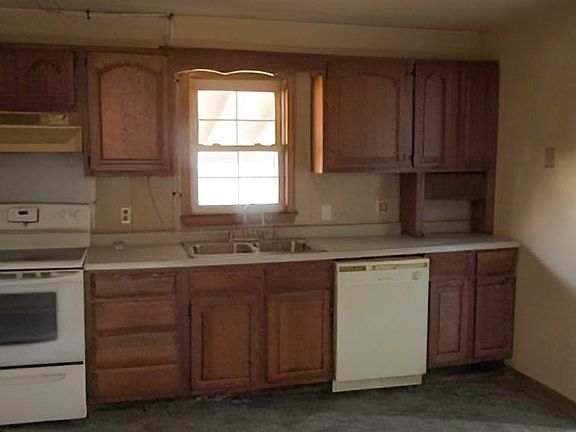 2nd image of 620 W McLean St