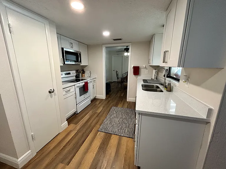 301 Dartmouth Ave — Photo 9
