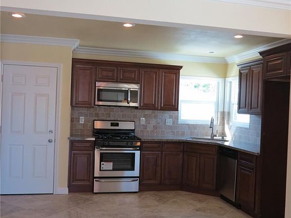 5th image of 5812 Silva St