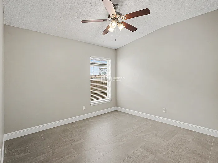 11220 Huxley Ave — Photo 14