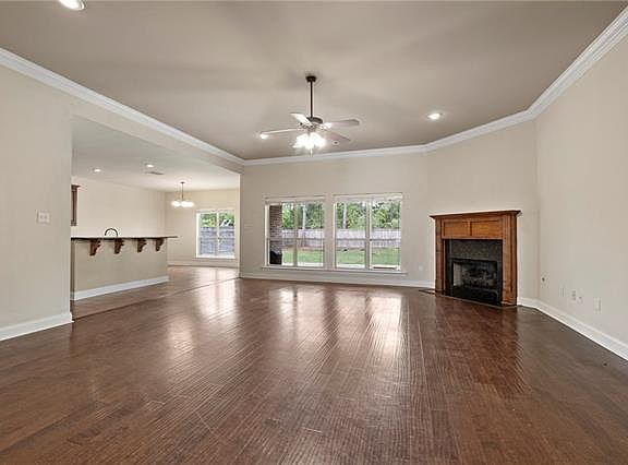 3rd image of 587 Tanglewood Crossing Dr