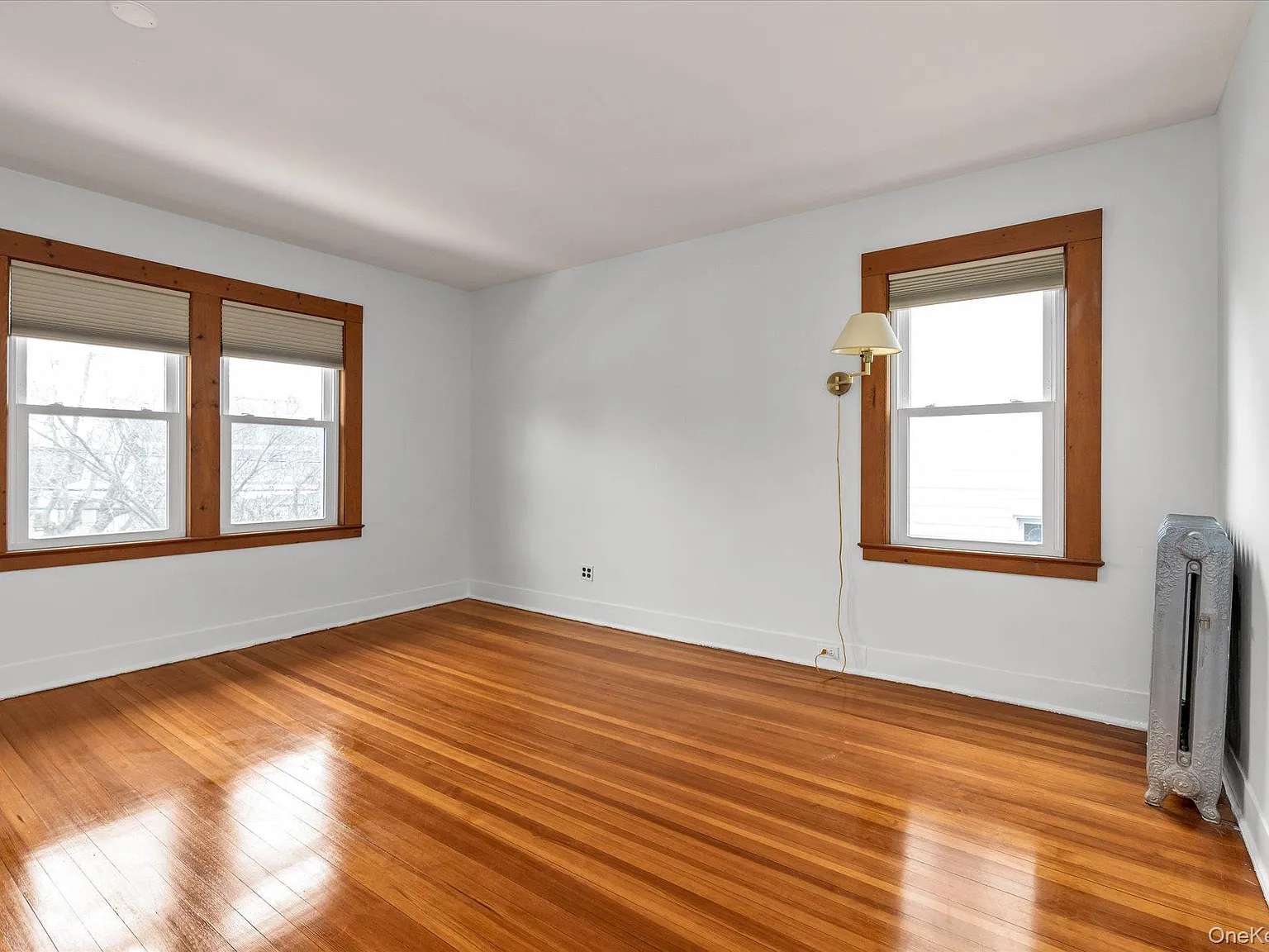 3 bed, 1.0 bath, 900 sqft, $3,100 — Photo 1