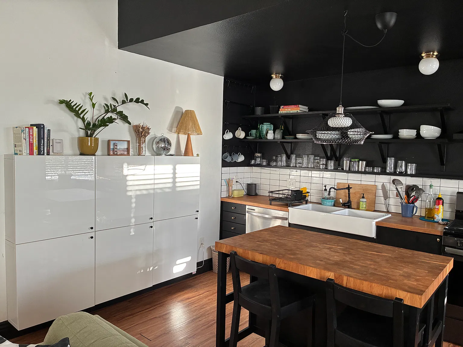 1 bed, 720 sqft, $2,300 — Photo 3