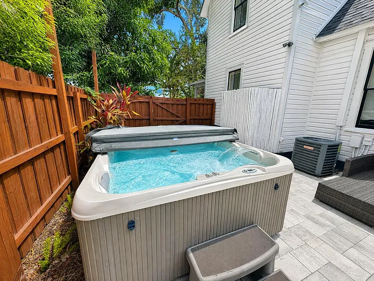 734 Grove St N #1/2 — Photo 3