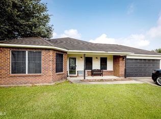 7722 Falcon Cir, Ocean Springs, MS 39564