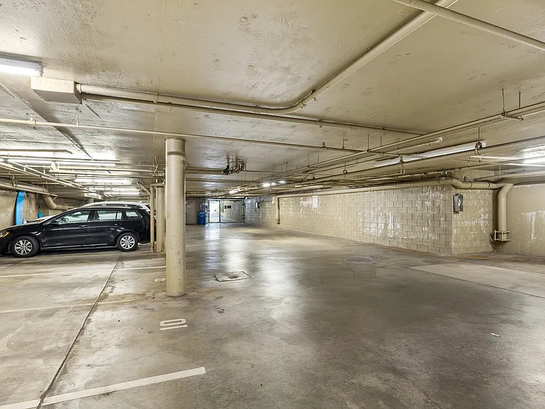 11661 Goshen Ave #104 — Photo 8