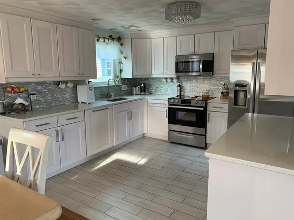 (undisclosed Address), Revere, MA 02151